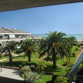 Residence Leonardo sul mare, hotel v destinaci Silvi Marina