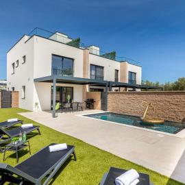 Amazing Home In Peroj