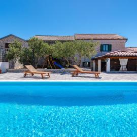 Luxurious Home In Drage