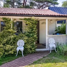 Stunning Home In Höllviken With Wifi, hotel in Höllviken