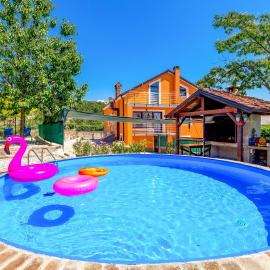 Awesome Apartment In Viskovo With Wifi