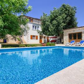 Villa Taki