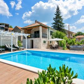 Beautiful Home In Zagvozd With Sauna