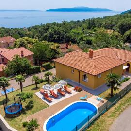 Awesome Home In Opric