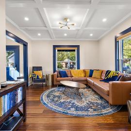 The Little Big House - Home in Downtown Ann Arbor، فندق في آن آربر