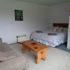 Rustic Woolshed, hotel a Owen River