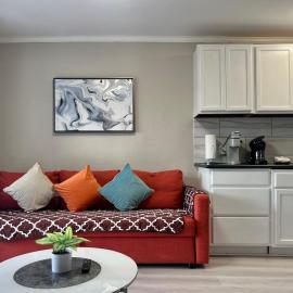 Cozy Galveston Beach Front Condo, hotel in Galveston