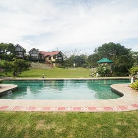 Tagaytay Foothills Cherimoya Farm Staycation, hotel u gradu Biboyan