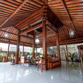 Omah Ralin Family Homestay with Spacious Joglo House