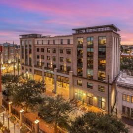 Cambria Hotel Savannah Downtown Historic District, hotel di Savannah