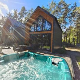 Holiday Hossa House 391 - całoroczne domy z Jacuzzi Sława, מלון בסואבה