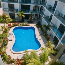 Ocean Breeze Apartment Hotel