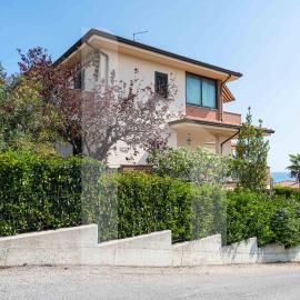Homiday - Villa Mila, hotel sa Pineto