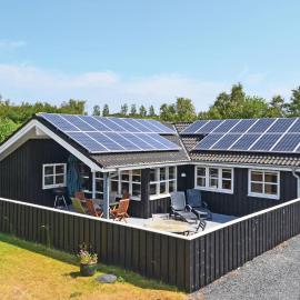 Cozy Home In Ebeltoft With Sauna