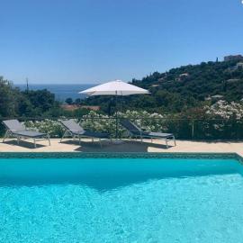 Ferienhaus Équilibre, ideal für Familien 6 Pers, toller Pool und Meerblick by Riviera Homelife
