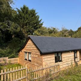 Little C0pse Barn