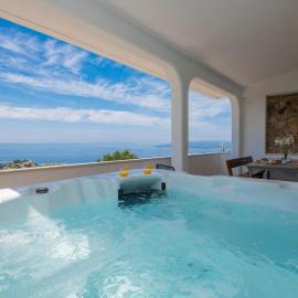3 Bedroom Awesome Apartment In Makarska