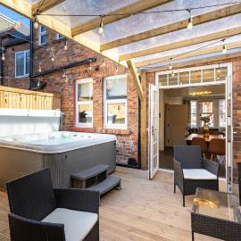 Emerald Park - Hot Tub & Games Room, hotel in Scarborough