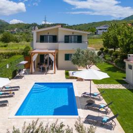 VILLA ROKO with 4 bedrooms, 32sqm heated pool