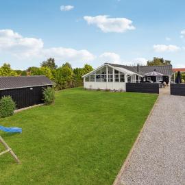 Awesome Home In Haderslev With Kitchen, hotel in Haderslev