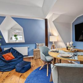 EDLER WOHNRAUM Garten-Studio mit Emma-Bett, Bosch-Kaffeevollautomat, ruhiger Lage, Parkplatz & WLAN 495 Mbps, hotel in Zwickau