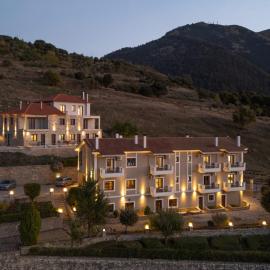 Anerada Hotel, hotel u gradu Kalavrita