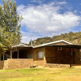 Farm stay at Lavender Cottage on Haldon Estate