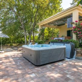 Amazing Home In Ostrobradic, hotel in Sveti Anton