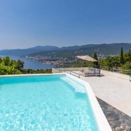 2 Bedroom Cozy Apartment In Rijeka