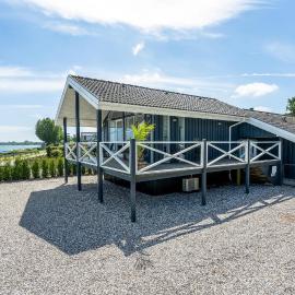 Beautiful Home In Strøby With Wifi, hotelli kohteessa Strøby
