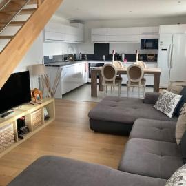 Joli duplex proche du lac Léman, מלון בMessery