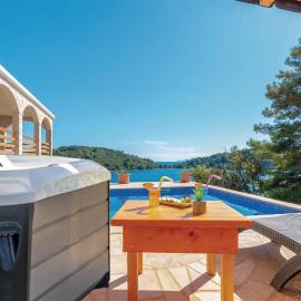 Awesome Apartment In Karbuni