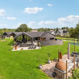5 star holiday home in Dronningmølle