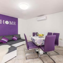 1 Bedroom Amazing Apartment In Pavicini