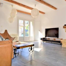 Beautiful Home In Laudun-L'ardoise With Wifi