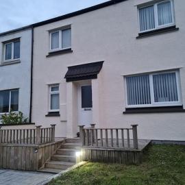 Modern 3 Bedroom Property centrally based, хотел в Баливанич