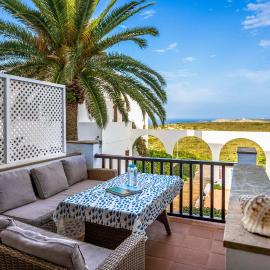 3 BR - Pool - Beach - BBQ, hotelli kohteessa Son Parc