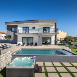 Nice Home In Galizana