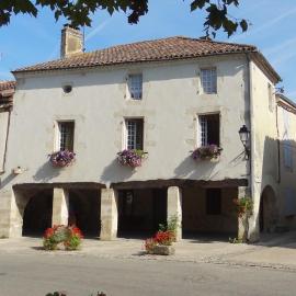 Les Hirondelles, hotel a Fourcès