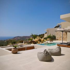 Villa Noush, majestic view, Adults Only、Marioúのホテル