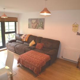 360 Serviced Accommodations - Brentwood 2 Bedroom Executive Apartment with Secure Parking, hotel in Brentwood