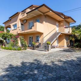 Stunning Apartment In Spincici With Wifi, готель у місті Jušići