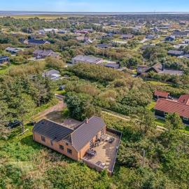 Beautiful Holiday Home With Spa And Sauna, Close To The North Sea And The Center Of Søndervig