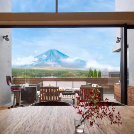 Suite Villa Oshino Mt FUJI، فندق في Oshino