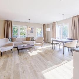 5 Sterne Ferienwohnung Seezeit, hotel a Wustrow