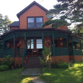 Wildflowers Country Inn, hotel i Rocky Harbour
