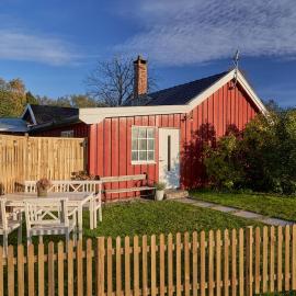 Koselig hytte på gårdstun i Oslo, מלון באוסלו
