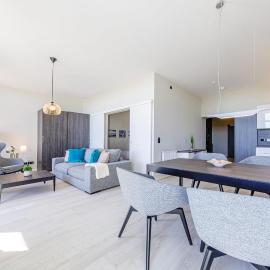 Große Welle - Moderne 2,5-Zimmer Ferienwohnung mit Südbalkon und Boddenblick
