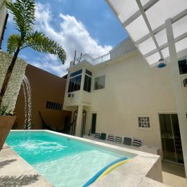 Casa com piscina, churrasqueira e terraço com vista pro mar!