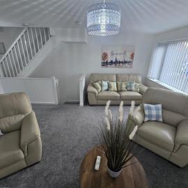 New 4bedroom house near Manchester Airport, hotel a Handforth